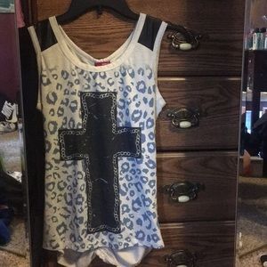 Cross tank top